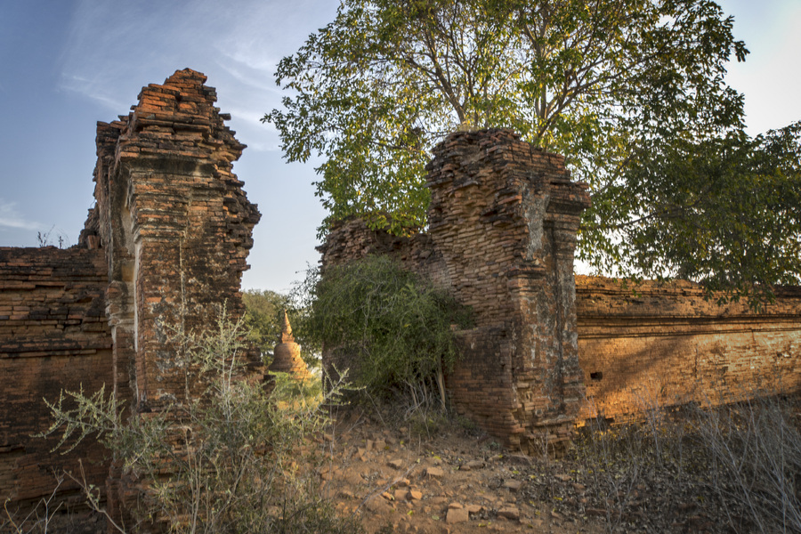196- Stupa Through Gate