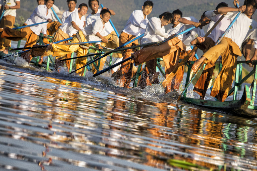 50- Boat Race