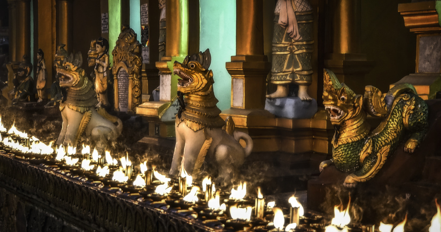 117- Shwedagaon Candle Lighting