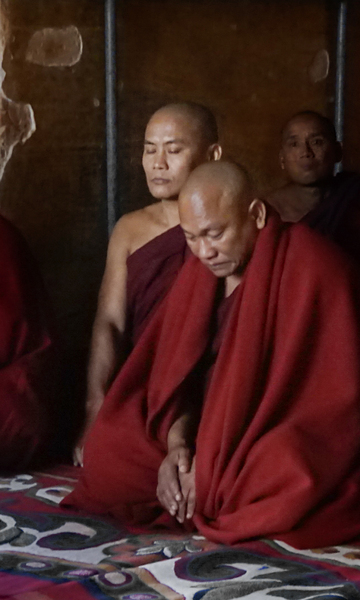 200- Tayok Pyi Monks